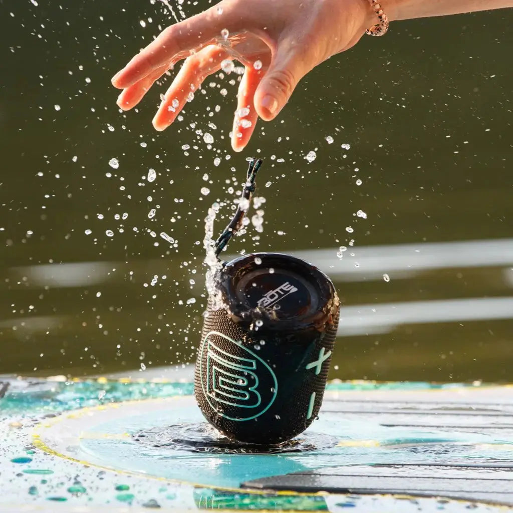 MAGNEBoom Swell Waterproof Speaker Bote